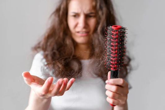 Cosa fare per fermare la caduta dei capelli? - HAIRMED